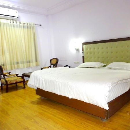 Hotel Utsav นาถดวารา ภายนอก รูปภาพ