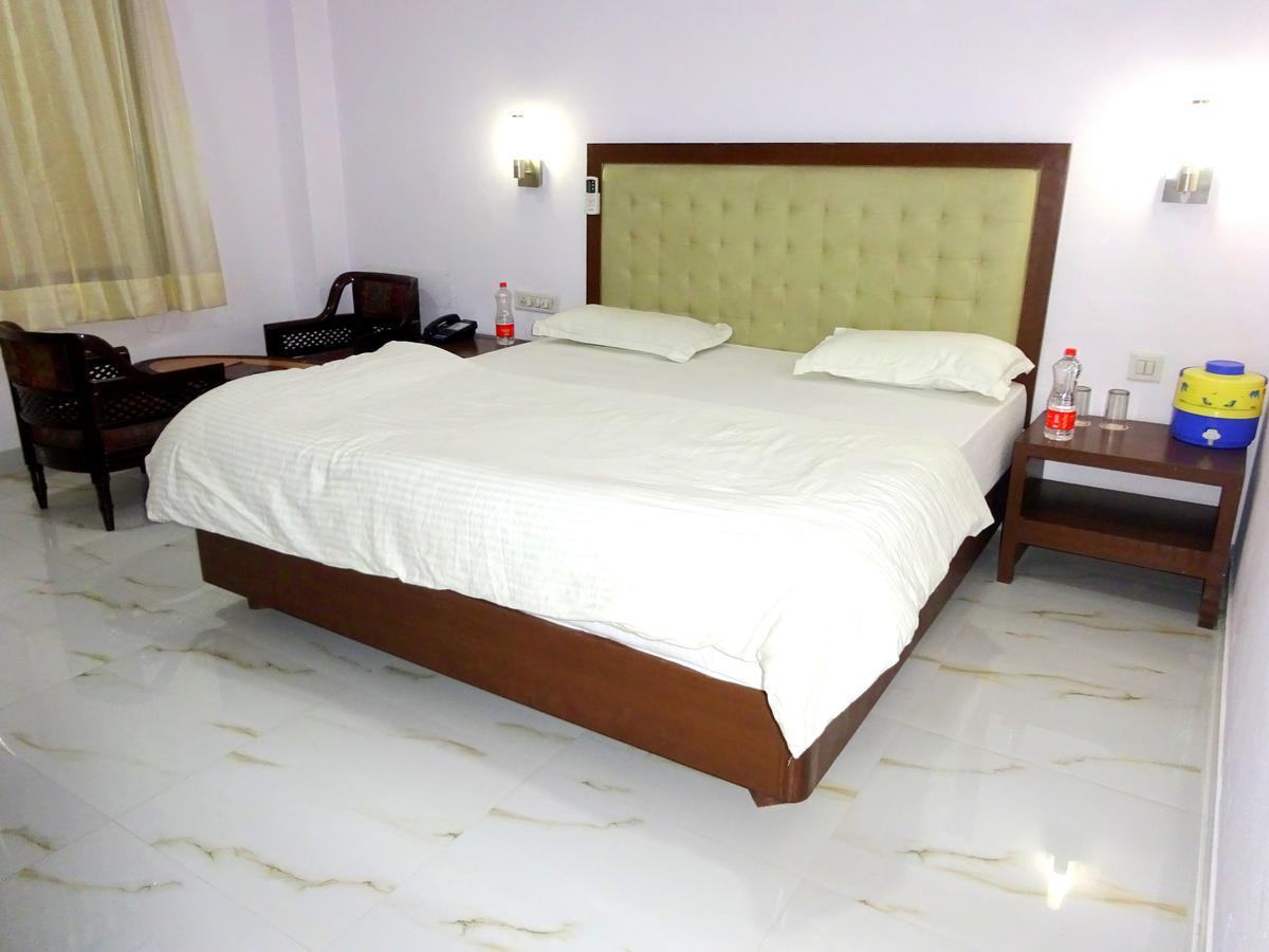 Hotel Utsav นาถดวารา ภายนอก รูปภาพ