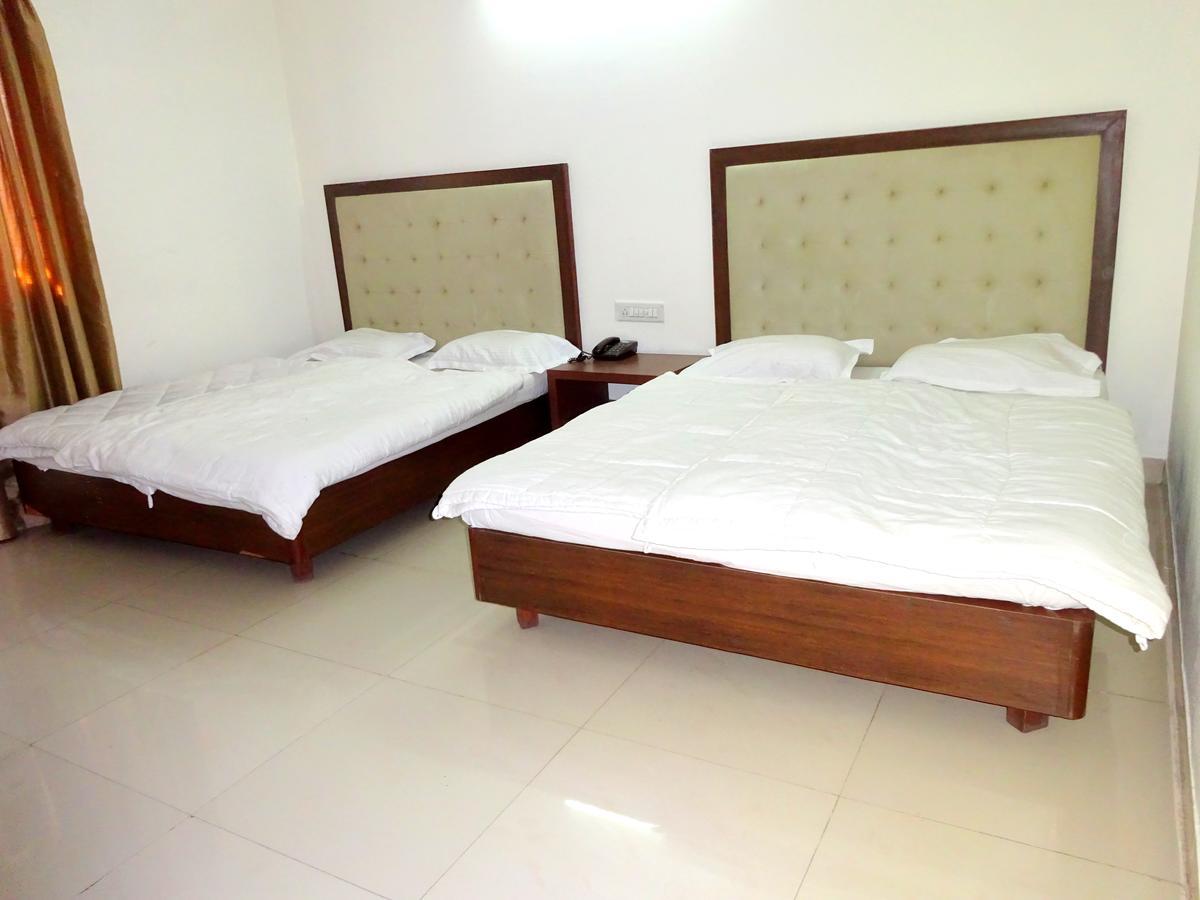 Hotel Utsav นาถดวารา ภายนอก รูปภาพ
