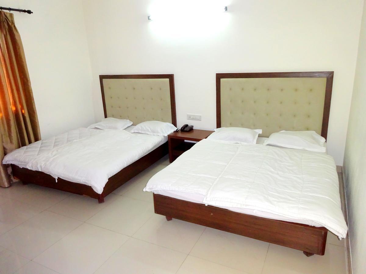 Hotel Utsav นาถดวารา ภายนอก รูปภาพ